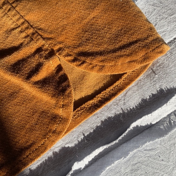 Brandy Melville Scalloped skirt camel beige size small - Picture 5 of 5